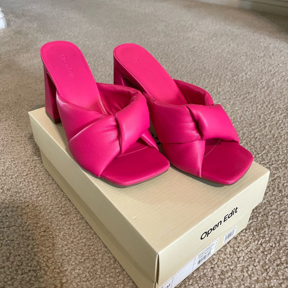 Pink mule